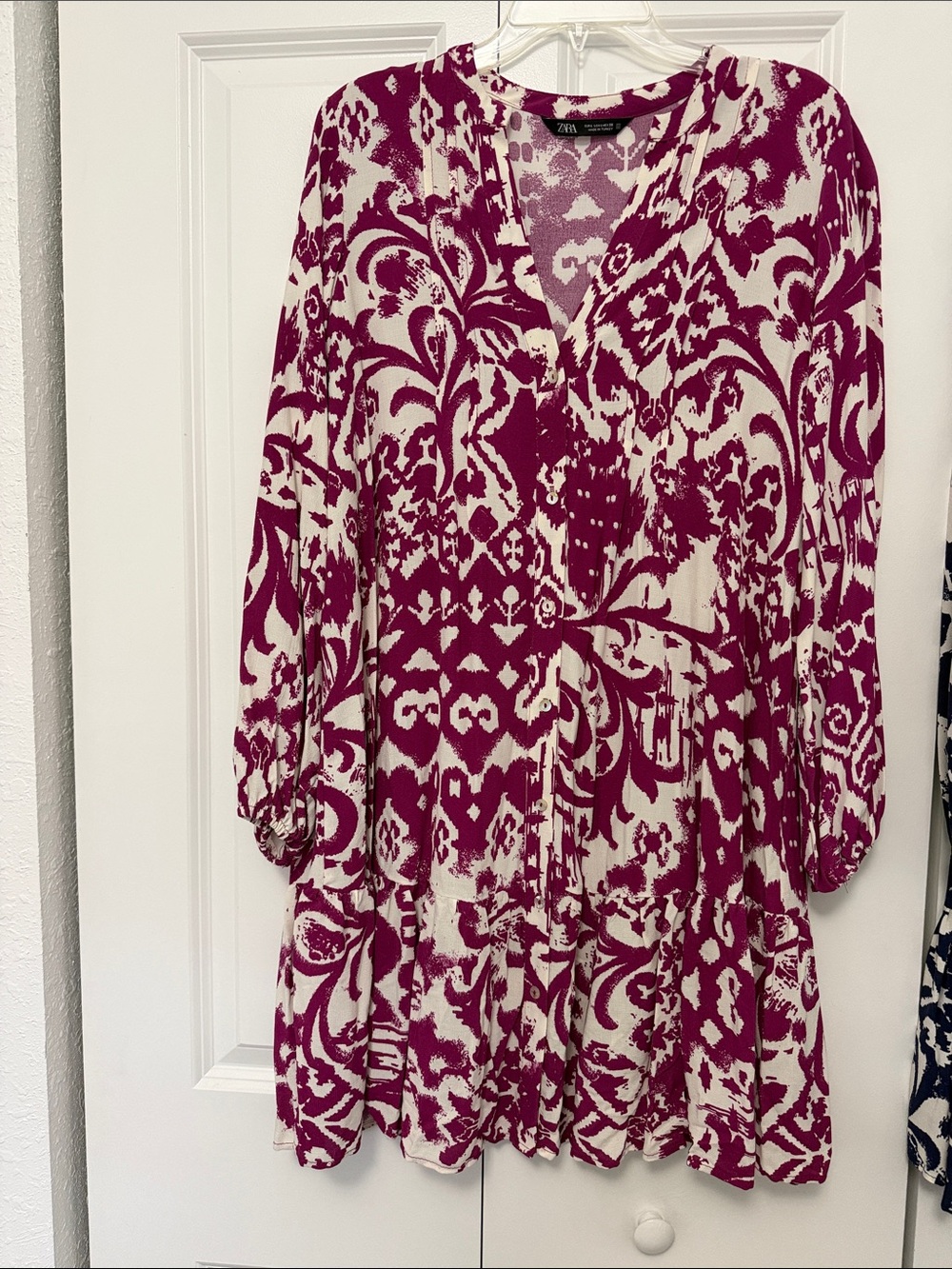 Zara Cream and Magenta Printed V-Neck Long Sleeve Dress. New without tag.